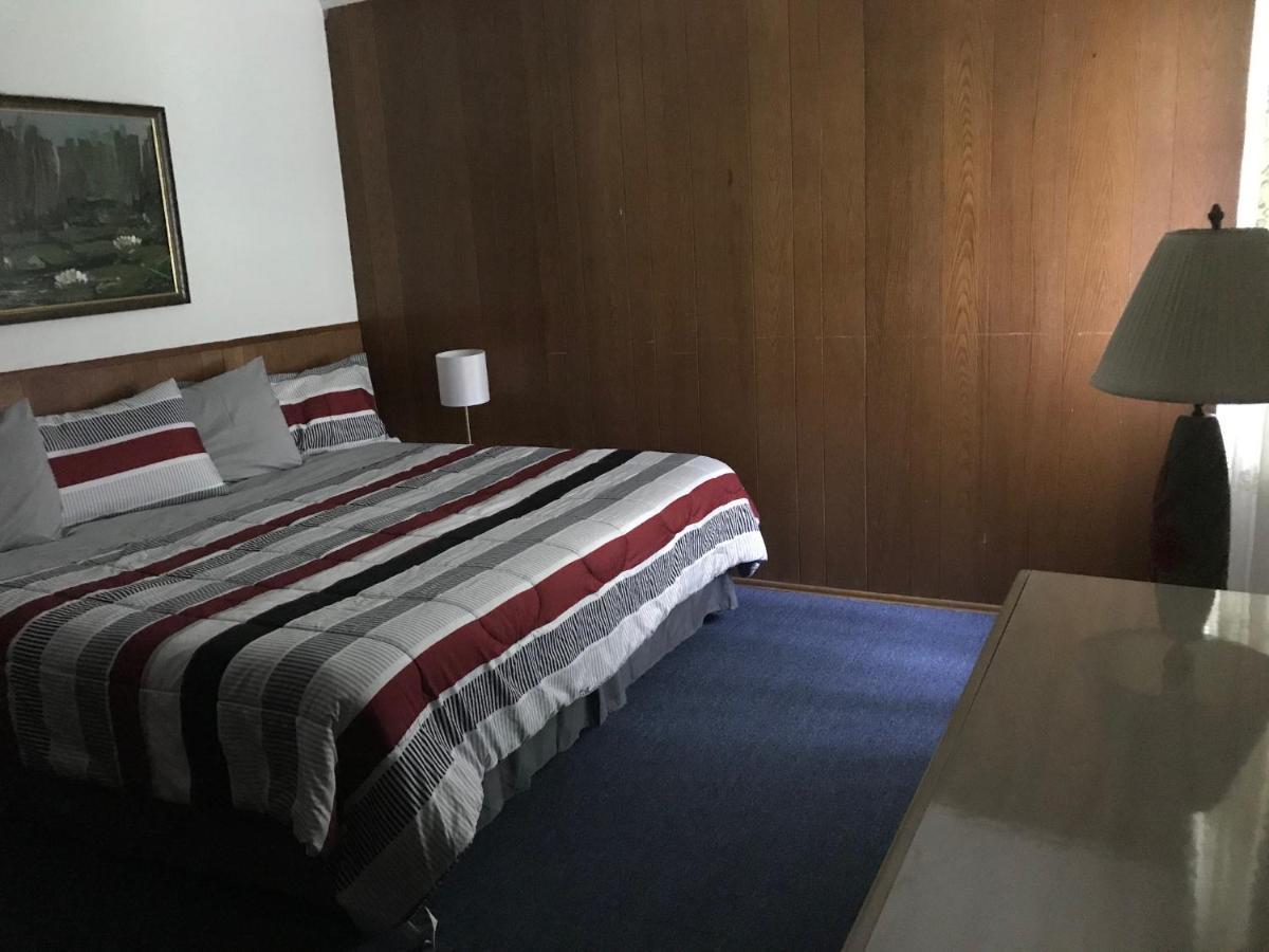 Rota Lodge Aka Latvian American Disable Veterans Center Rota Elka Park Екстериор снимка