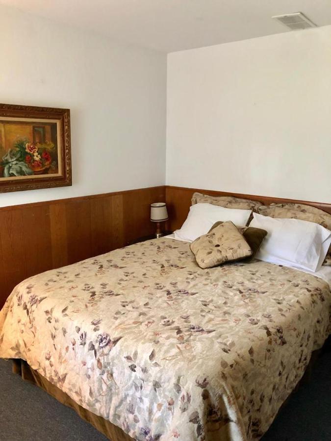 Rota Lodge Aka Latvian American Disable Veterans Center Rota Elka Park Екстериор снимка